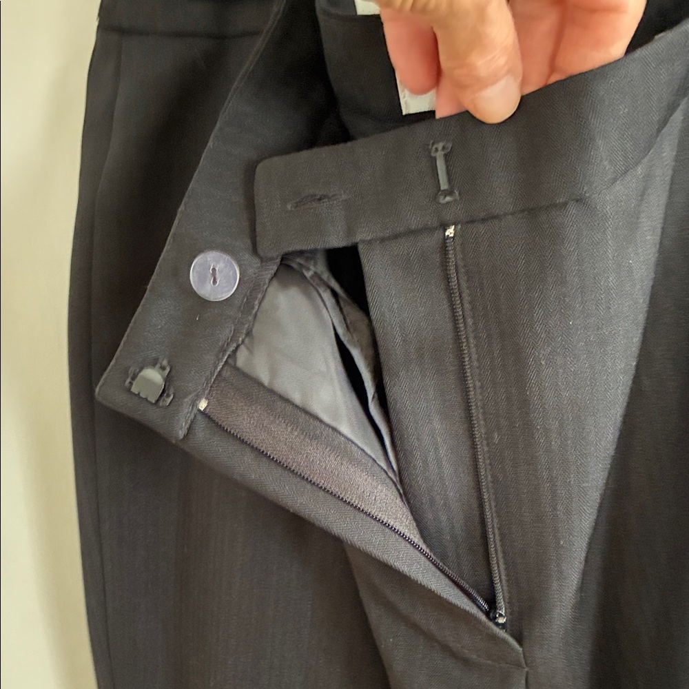 Le Suit Charcoal Gray Pantsuit - Picture 7 of 9